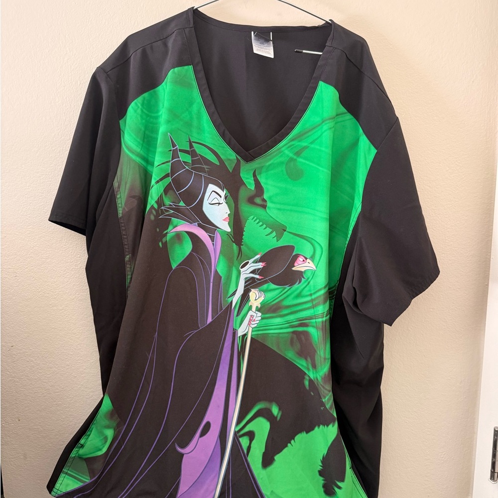 Disney Maleficent Graphic V-Neck Tee in Black, Green, Purple